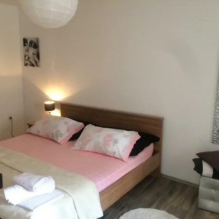 Nastasja Apartman Guest house *